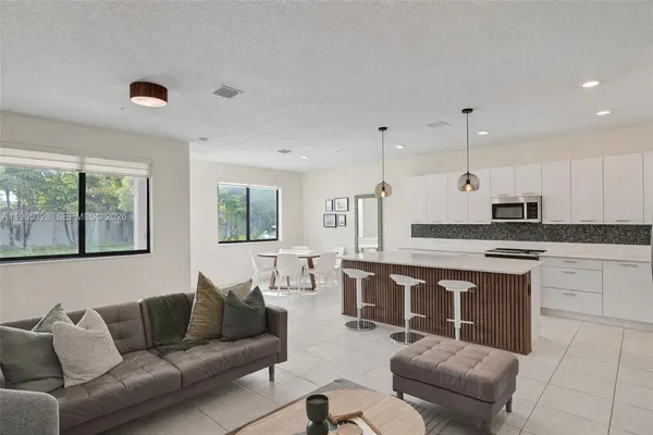 $545,000 | 8001 Northwest 41st Street, Unit F109, Doral, FL 33166