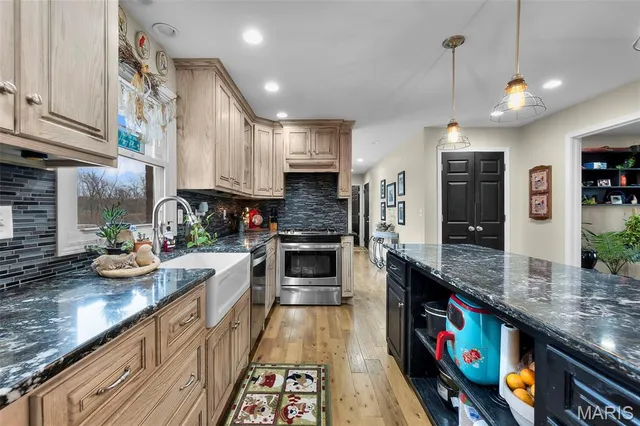 $524,900 | 1923 State Hwy PP, Scott City, MO 63780