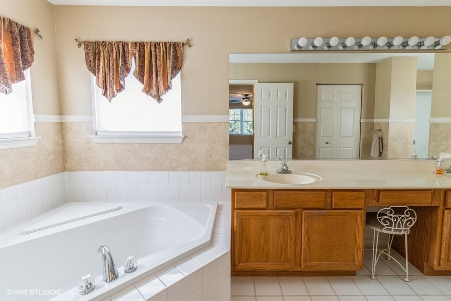 12 Trail Ridge Court Streamwood, IL 60107 - Photo 17 of 33 Gallery Image 17