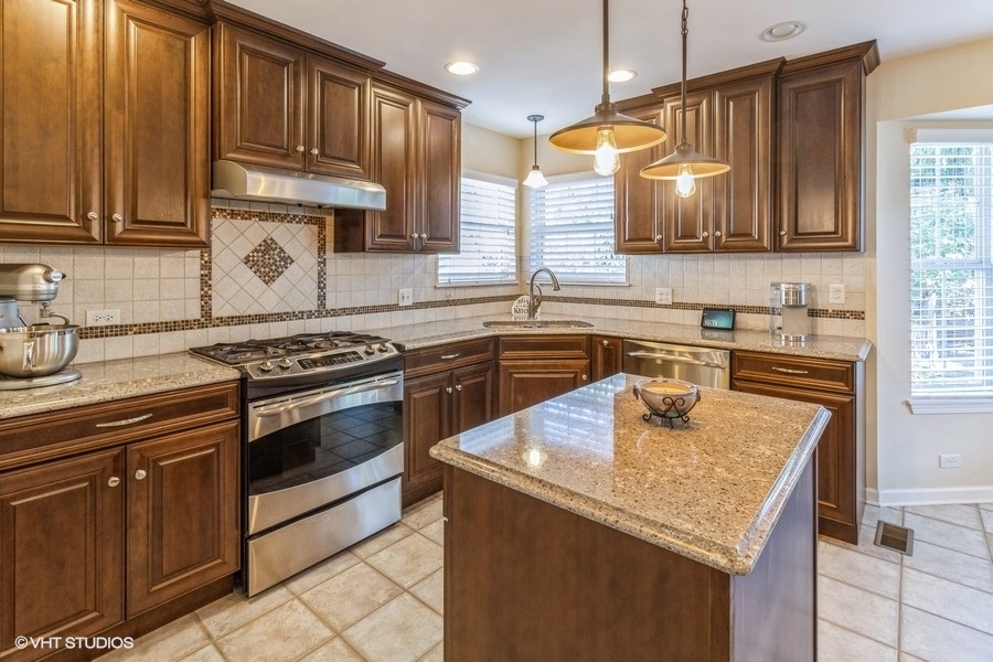 12 Trail Ridge Court Streamwood, IL 60107 - Photo 9 of 33 Gallery Image 9