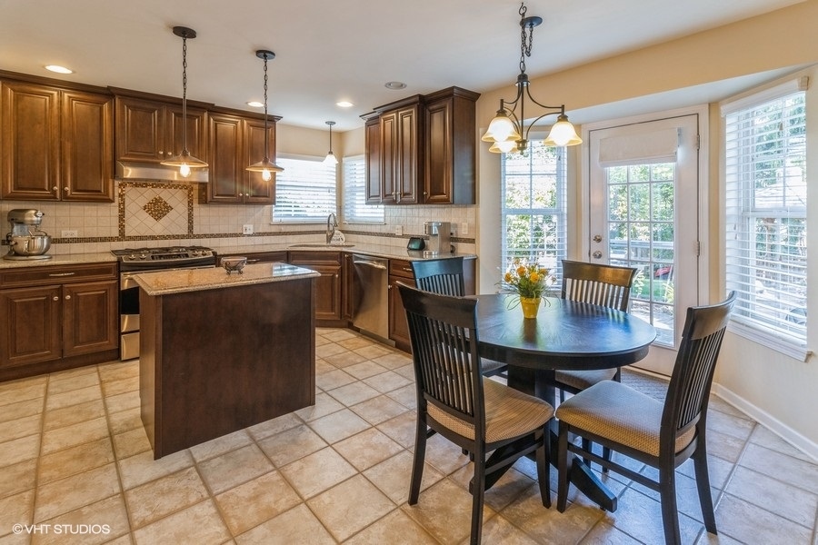 12 Trail Ridge Court Streamwood, IL 60107 - Photo 10 of 33 Gallery Image 10