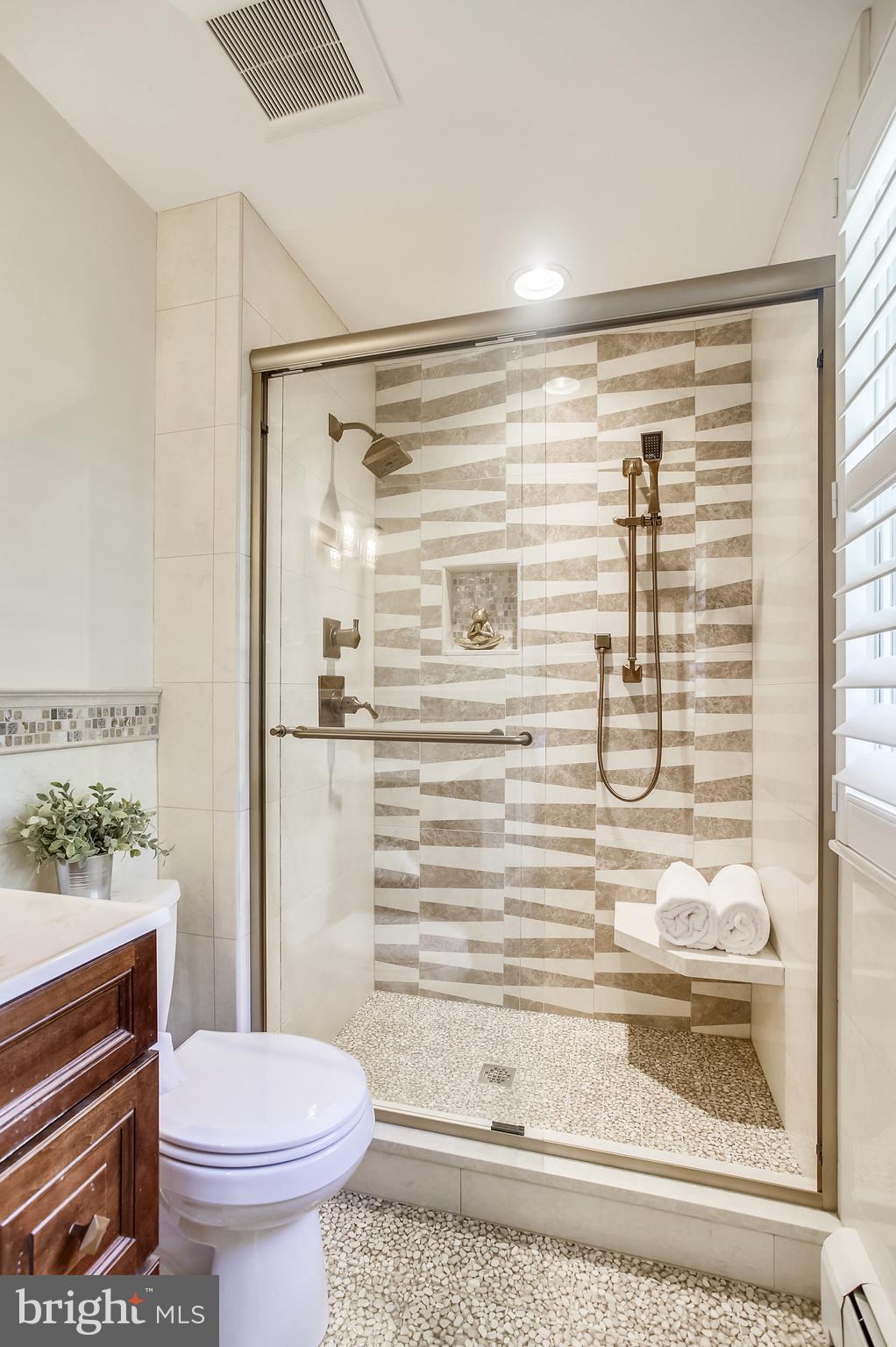 8731 Valleyfield Road Lutherville-Timonium, MD 21093 - Photo 32 of 43 Main Level-Primary Bath