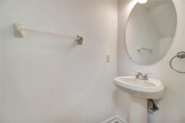 $2,000 | 10494 Park Commons Drive, Orlando, FL 32832