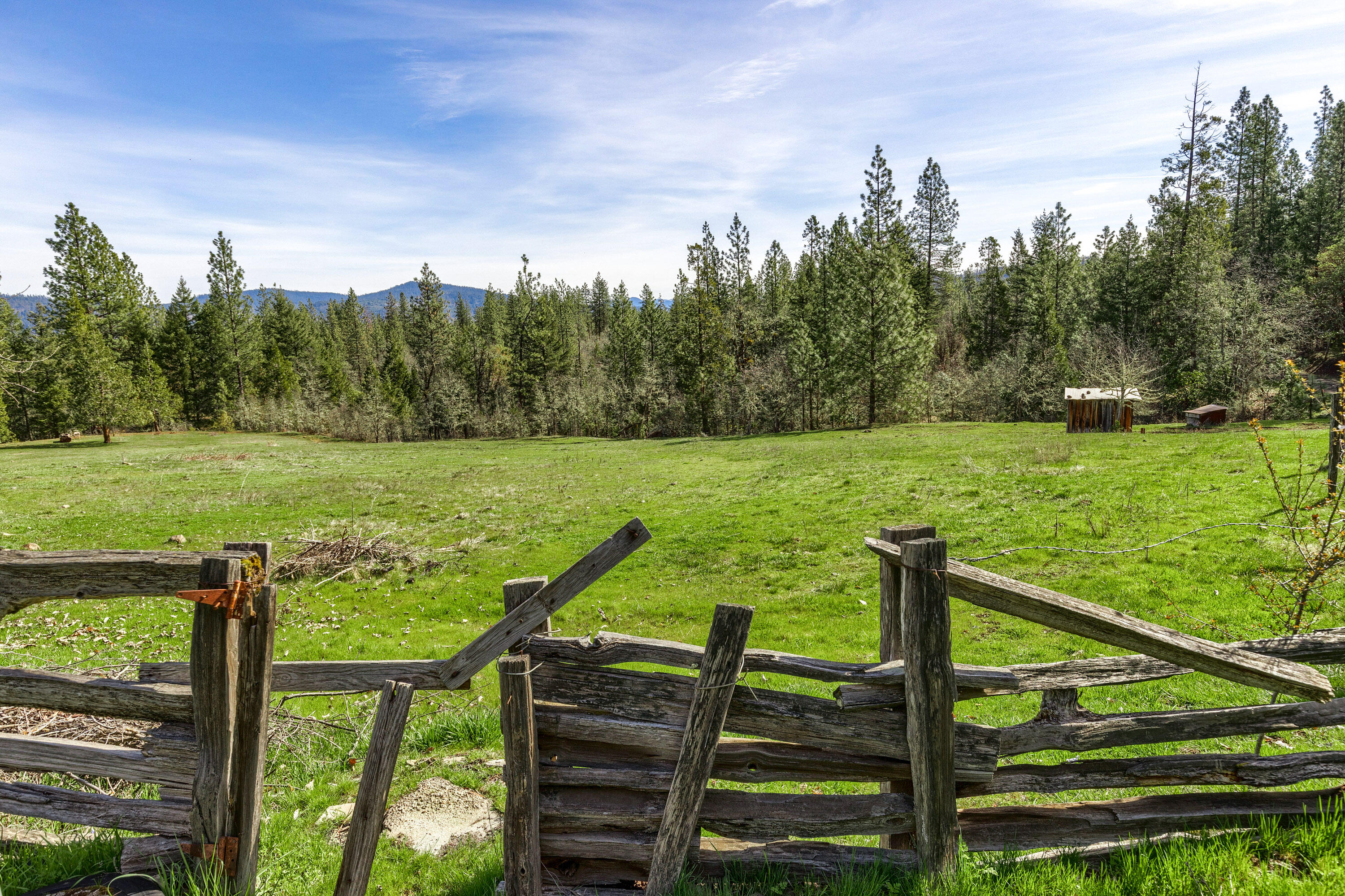 2150 North Obenchain Road Eagle Point, OR 97524 - Photo 18 of 69 27_NO_27