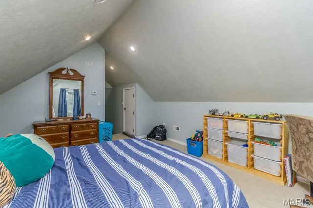 $379,900 | 20145 Providence Drive, Lebanon, MO 65536