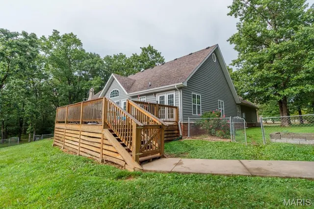 $379,900 | 20145 Providence Drive, Lebanon, MO 65536