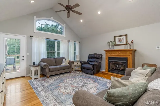 $379,900 | 20145 Providence Drive, Lebanon, MO 65536