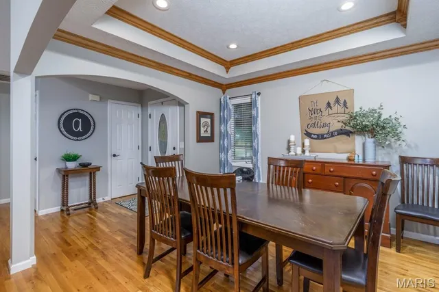 $379,900 | 20145 Providence Drive, Lebanon, MO 65536