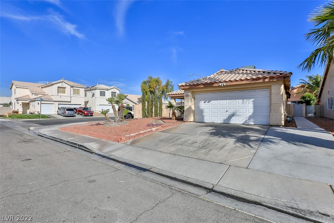 4330 Ranch Foreman Road North Las Vegas, NV 89032 - Photo 5 of 34