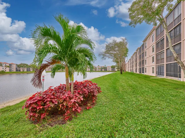 $319,995 | 6193 Pointe Regal Circle, Unit 306, Delray Beach, FL 33484