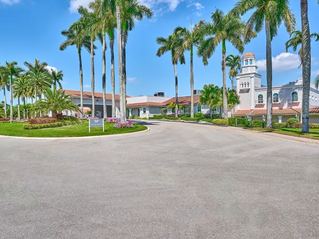 $319,995 | 6193 Pointe Regal Circle, Unit 306, Delray Beach, FL 33484