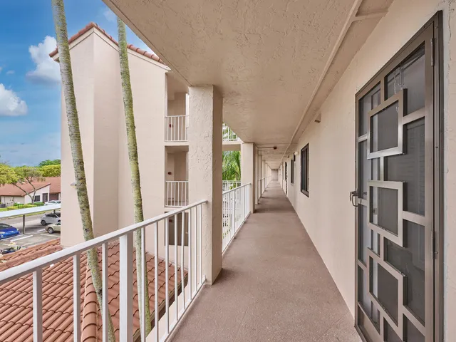 $319,995 | 6193 Pointe Regal Circle, Unit 306, Delray Beach, FL 33484