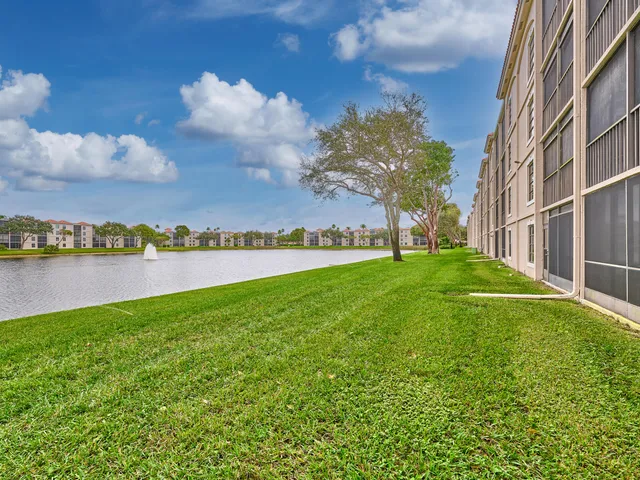 $319,995 | 6193 Pointe Regal Circle, Unit 306, Delray Beach, FL 33484