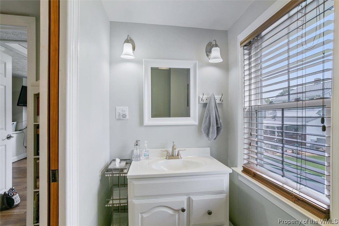 714 Beach Road Hampton, VA 23664 - Photo 28 of 36 Gallery Image 28