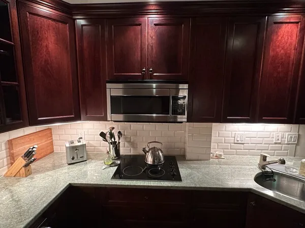 $2,800 | 82 Chestnut Street, Unit 21, Boston, MA 02108