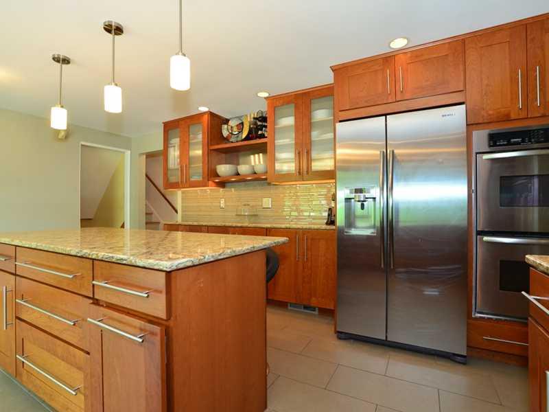 242 Tech Road Thornburg, PA 15205 - Photo 8 of 24 Kitchen.