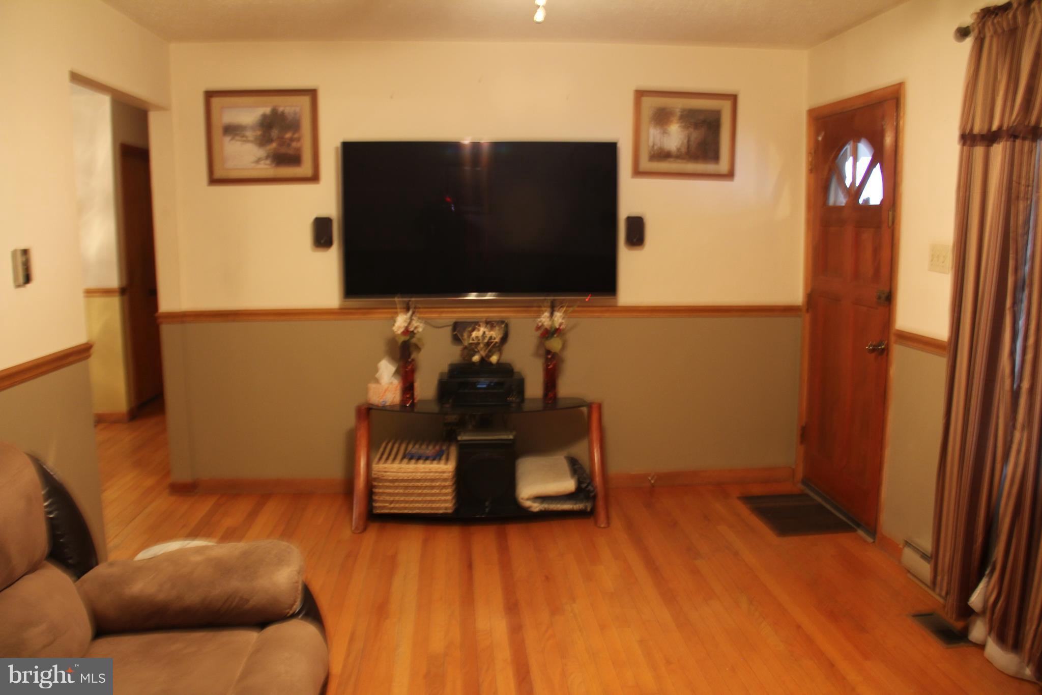 336 Lockhouse Road Falling Waters, WV 25419 - Photo 14 of 28 Living Room