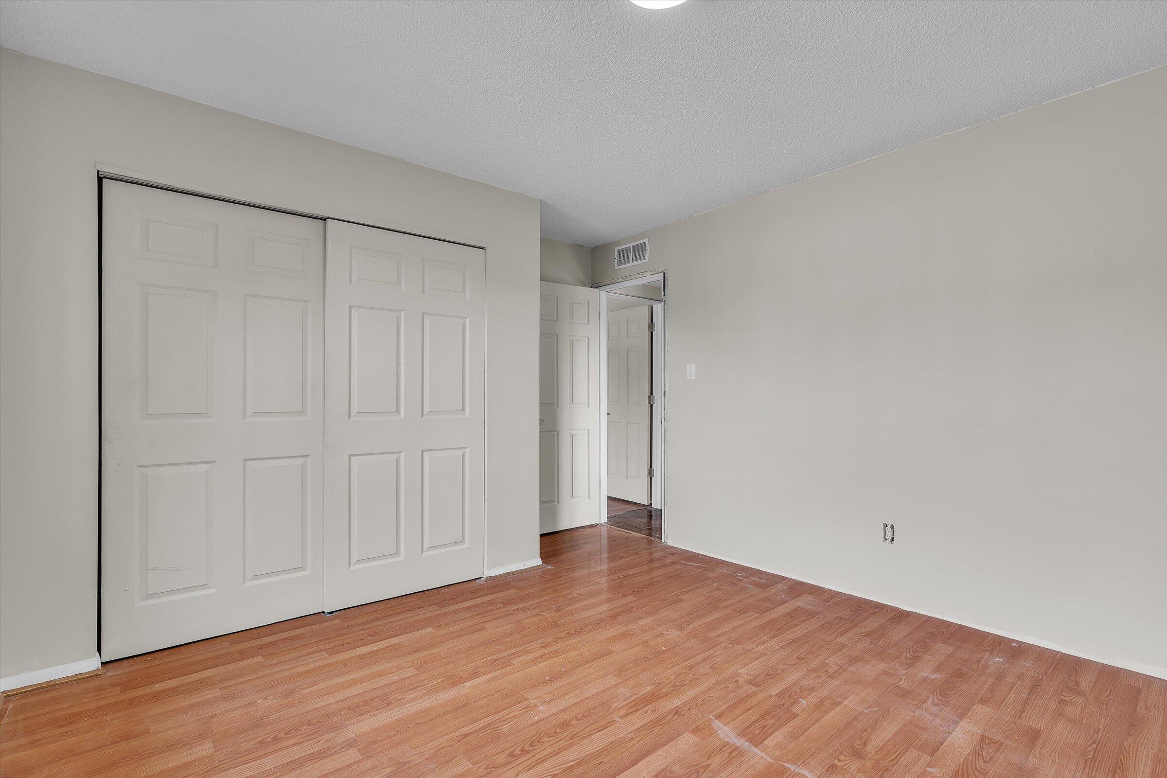 2521 East Lakeshore Drive Crown Point, IN 46307 - Photo 19 of 31 a view of an empty room