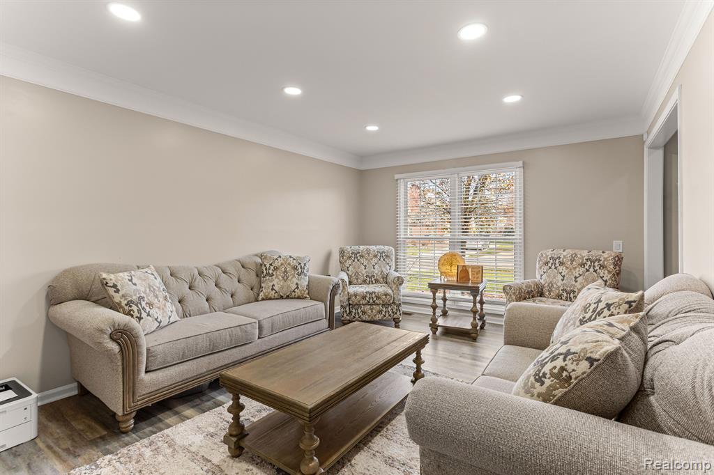 46954 Mornington Road Canton, MI 48188 - Photo 22 of 63