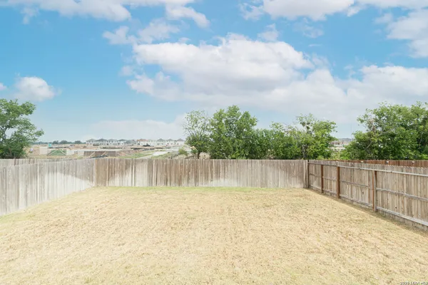 $1,950 | 186 Texas Thistle, New Braunfels, TX 78130
