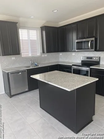 $2,000 | 186 Texas Thistle, New Braunfels, TX 78130