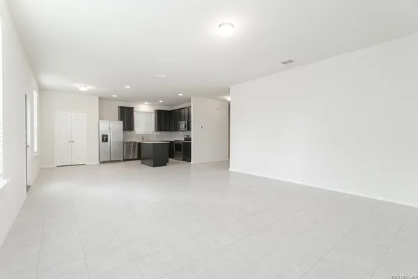 $1,950 | 186 Texas Thistle, New Braunfels, TX 78130