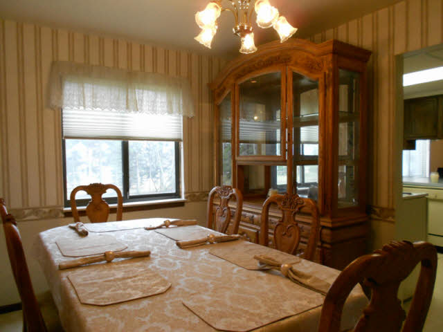 3332 Williamson Road Saginaw, MI 48601 - Photo 4 of 5 20357087-3.JPG