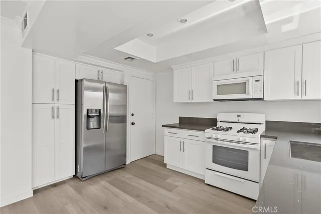 $500,000 | 18958 Sherman Way, Unit 17, Reseda, CA 91335