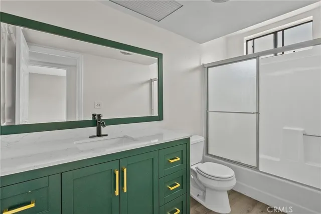 $500,000 | 18958 Sherman Way, Unit 17, Reseda, CA 91335