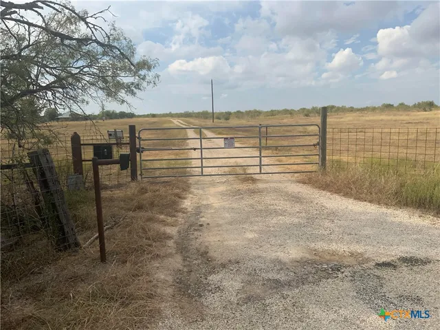$1,200,000 | 1912 Seminole Trail, Dale, TX 78616