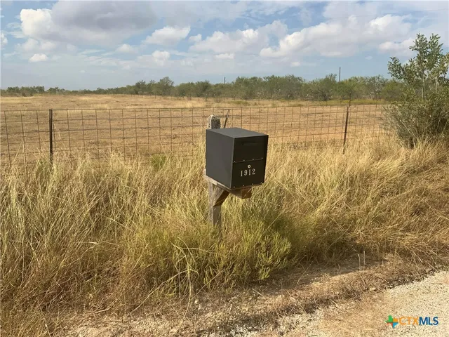 $1,200,000 | 1912 Seminole Trail, Dale, TX 78616