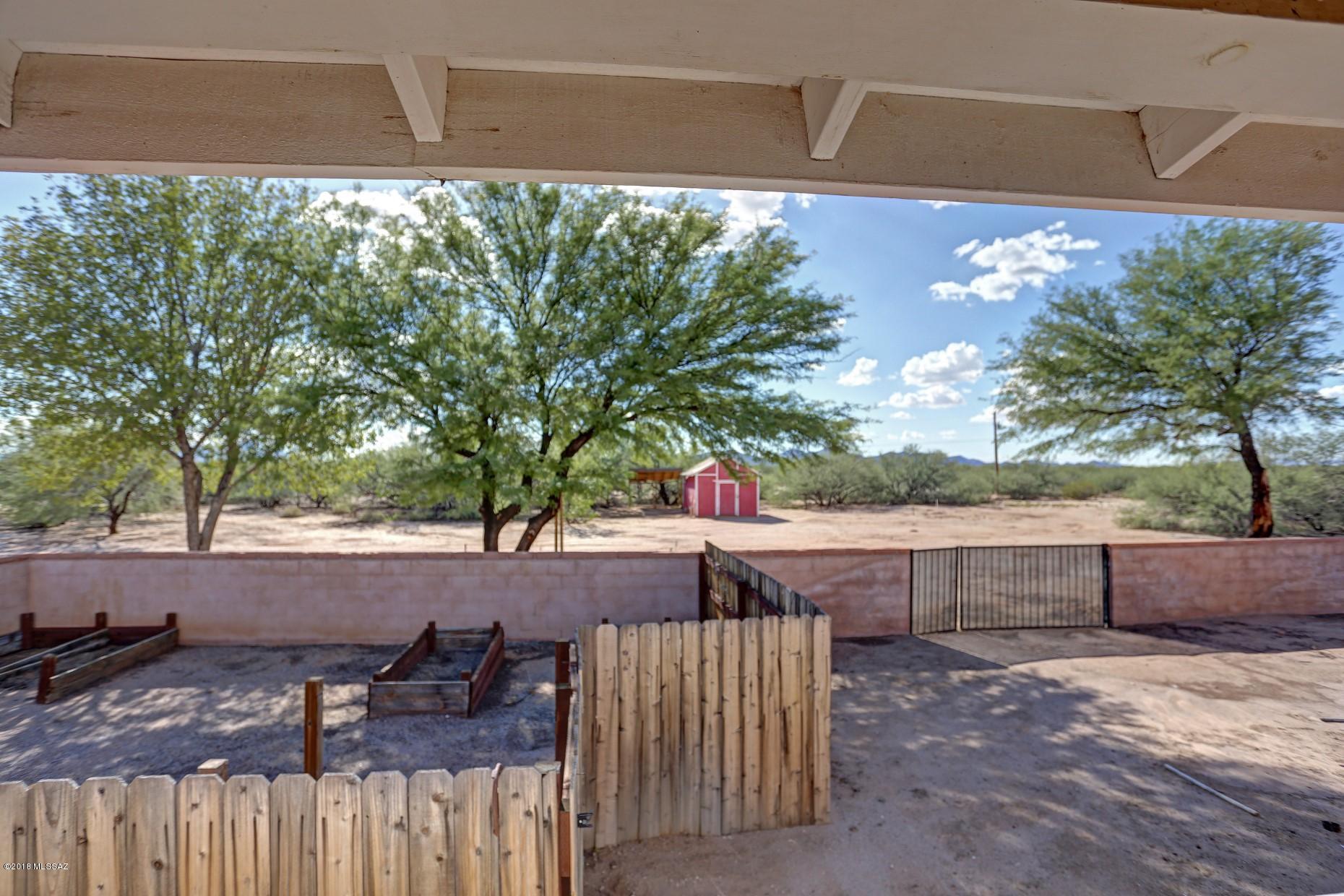 5851 South Avra Road Tucson, AZ 85735 - Photo 37 of 46 a view of outdoor space with seating area