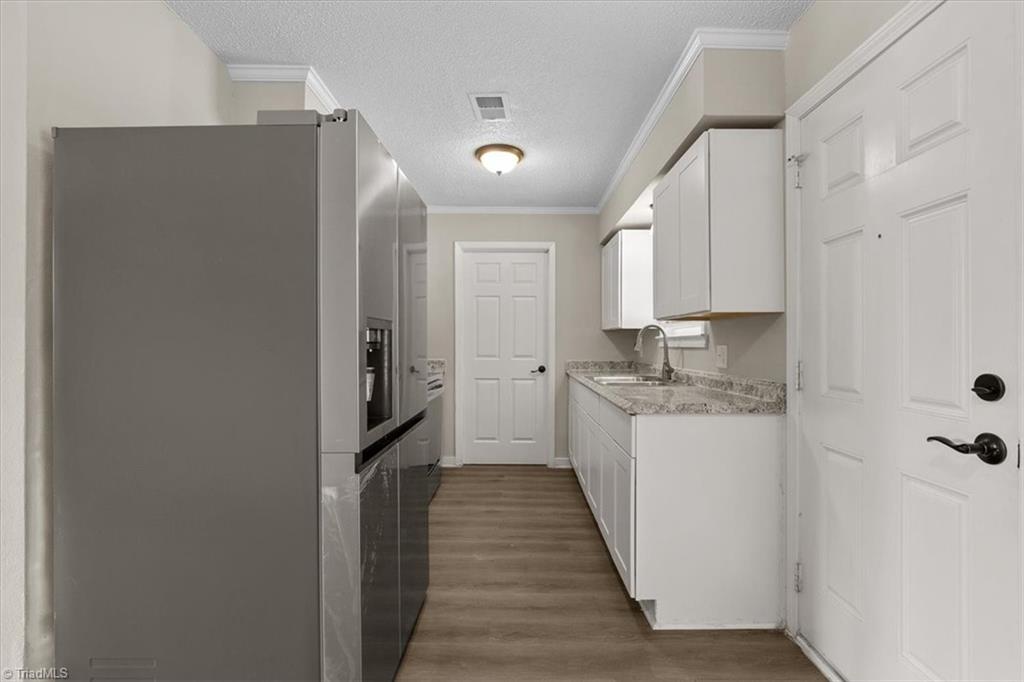 609 Fairview Street High Point, NC 27260 - Photo 9 of 28 Gallery Image 9