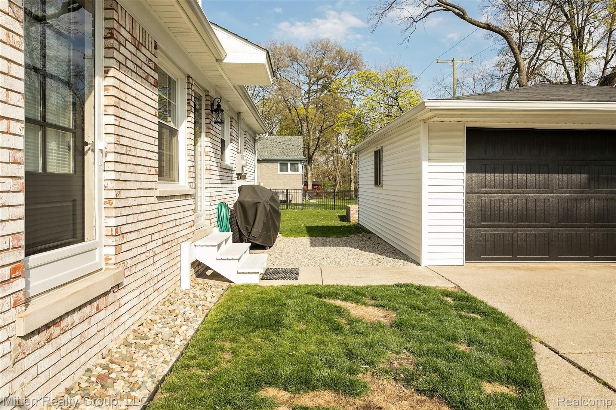 9 Millington Road Pleasant Ridge, MI 48069 - Photo 42 of 47 9Millington-43.jpg