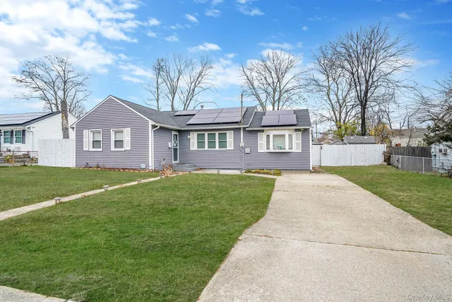 $525,000 | 13 Poplar Street, Central Islip, NY 11722