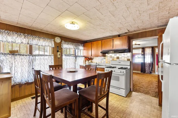 $314,900 | 7993 North Tippecanoe Drive, Walkerton, IN 46574