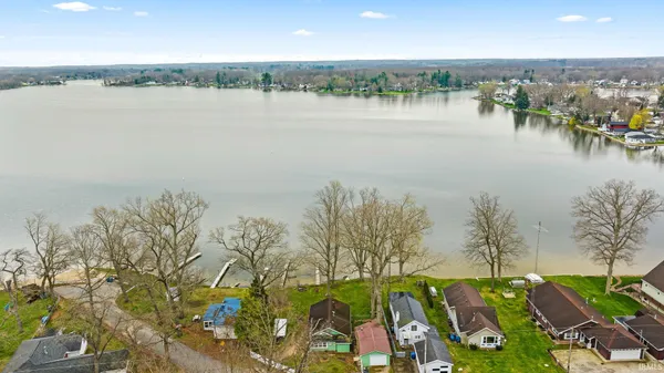 $314,900 | 7993 North Tippecanoe Drive, Walkerton, IN 46574