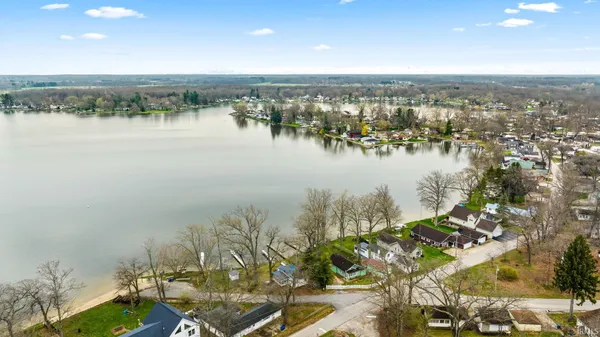 $314,900 | 7993 North Tippecanoe Drive, Walkerton, IN 46574