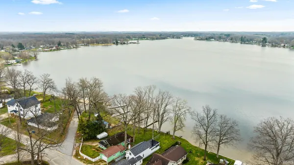 $314,900 | 7993 North Tippecanoe Drive, Walkerton, IN 46574