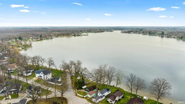 $314,900 | 7993 North Tippecanoe Drive, Walkerton, IN 46574