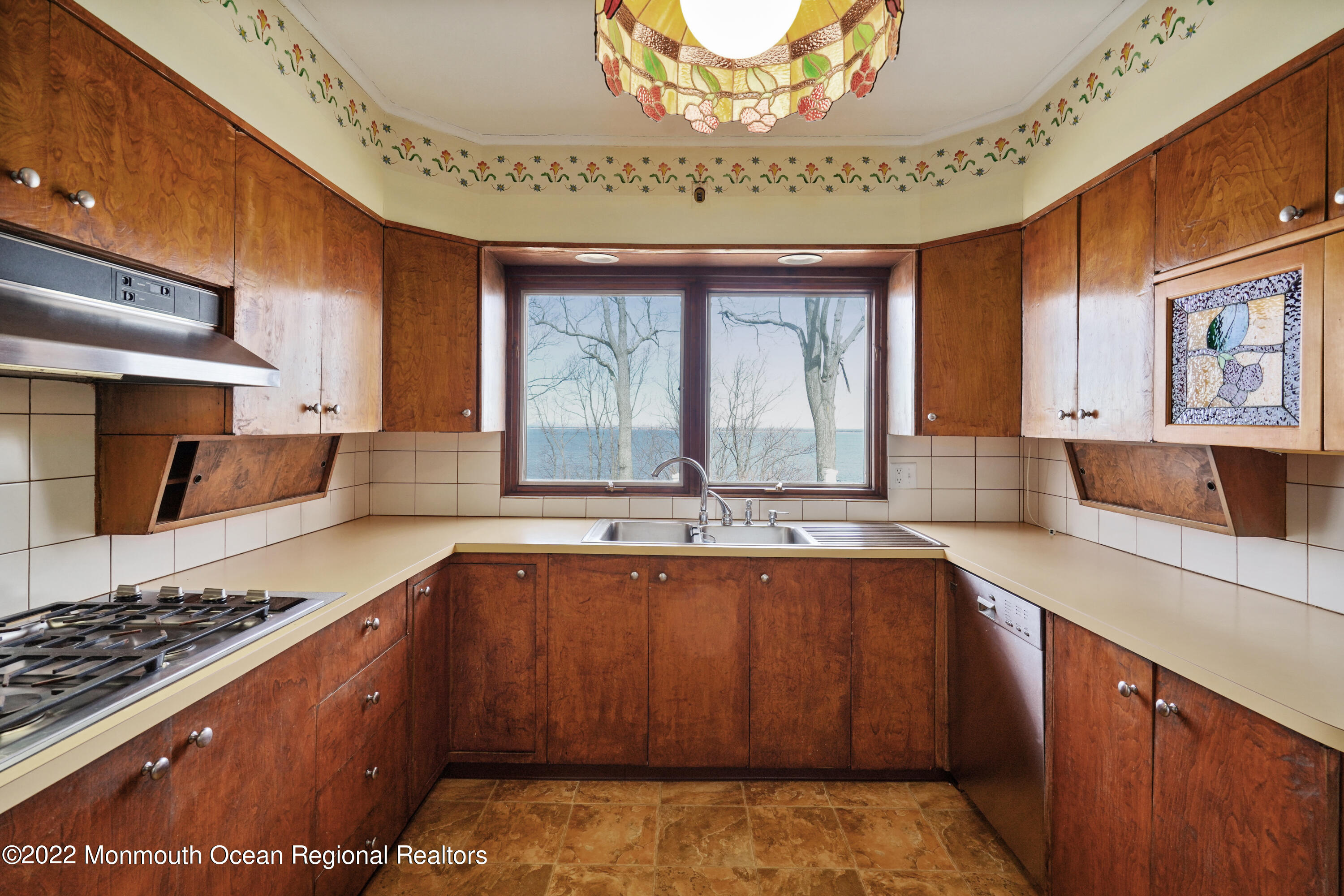 28 Belvidere Road Atlantic Highlands, NJ 07716 - Photo 17 of 56 Kitchen