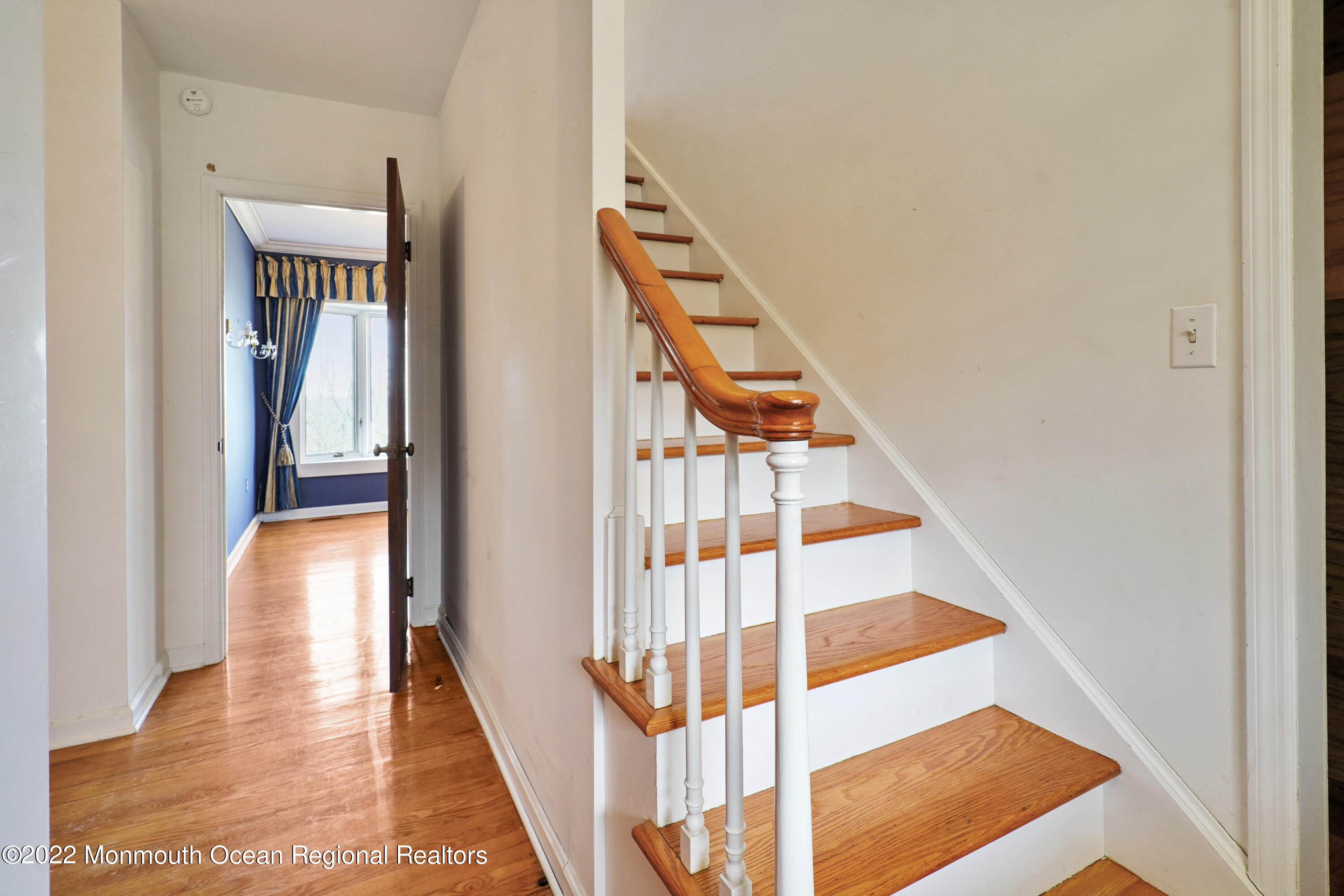28 Belvidere Road Atlantic Highlands, NJ 07716 - Photo 19 of 56 foyer
