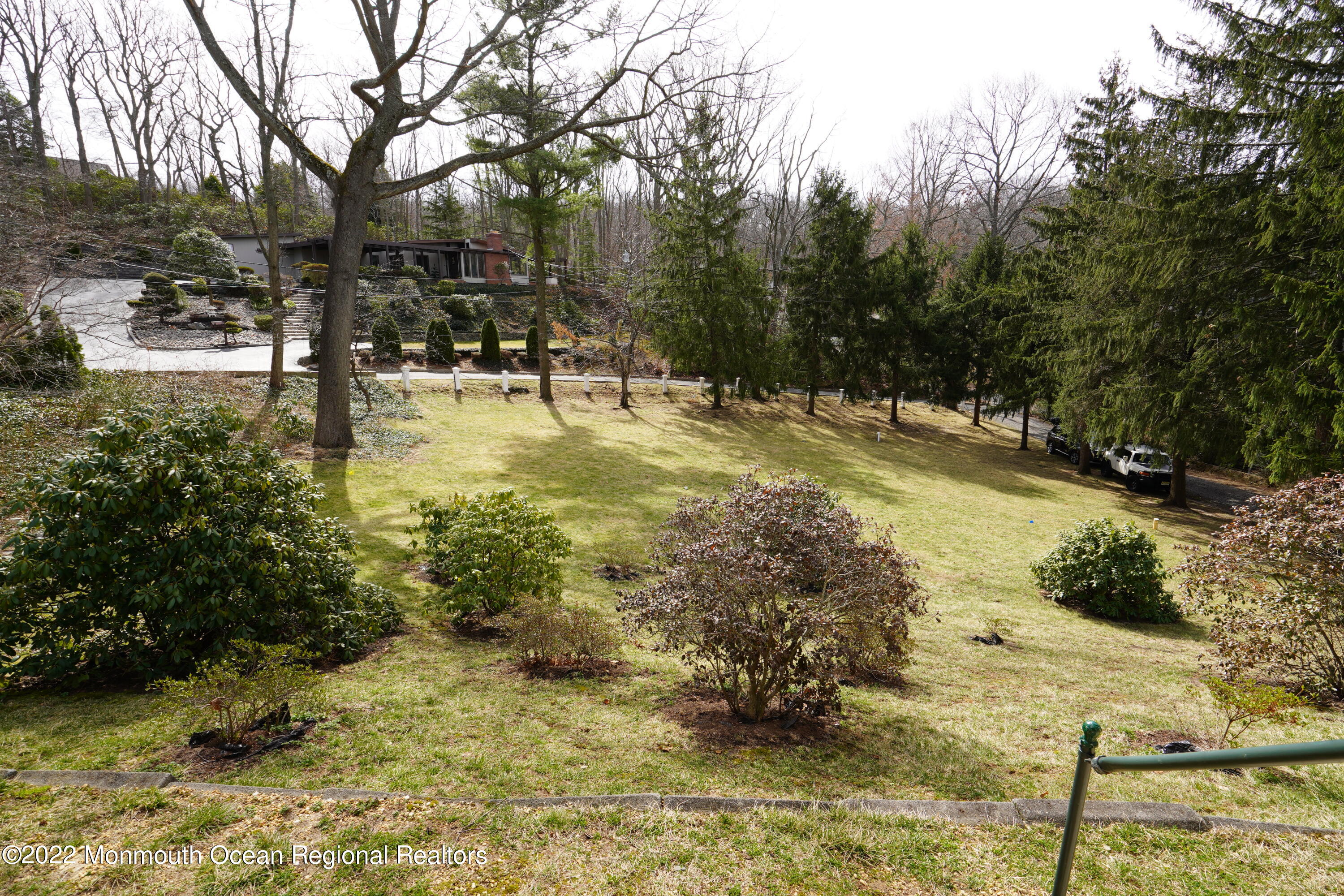 28 Belvidere Road Atlantic Highlands, NJ 07716 - Photo 46 of 56 front yard