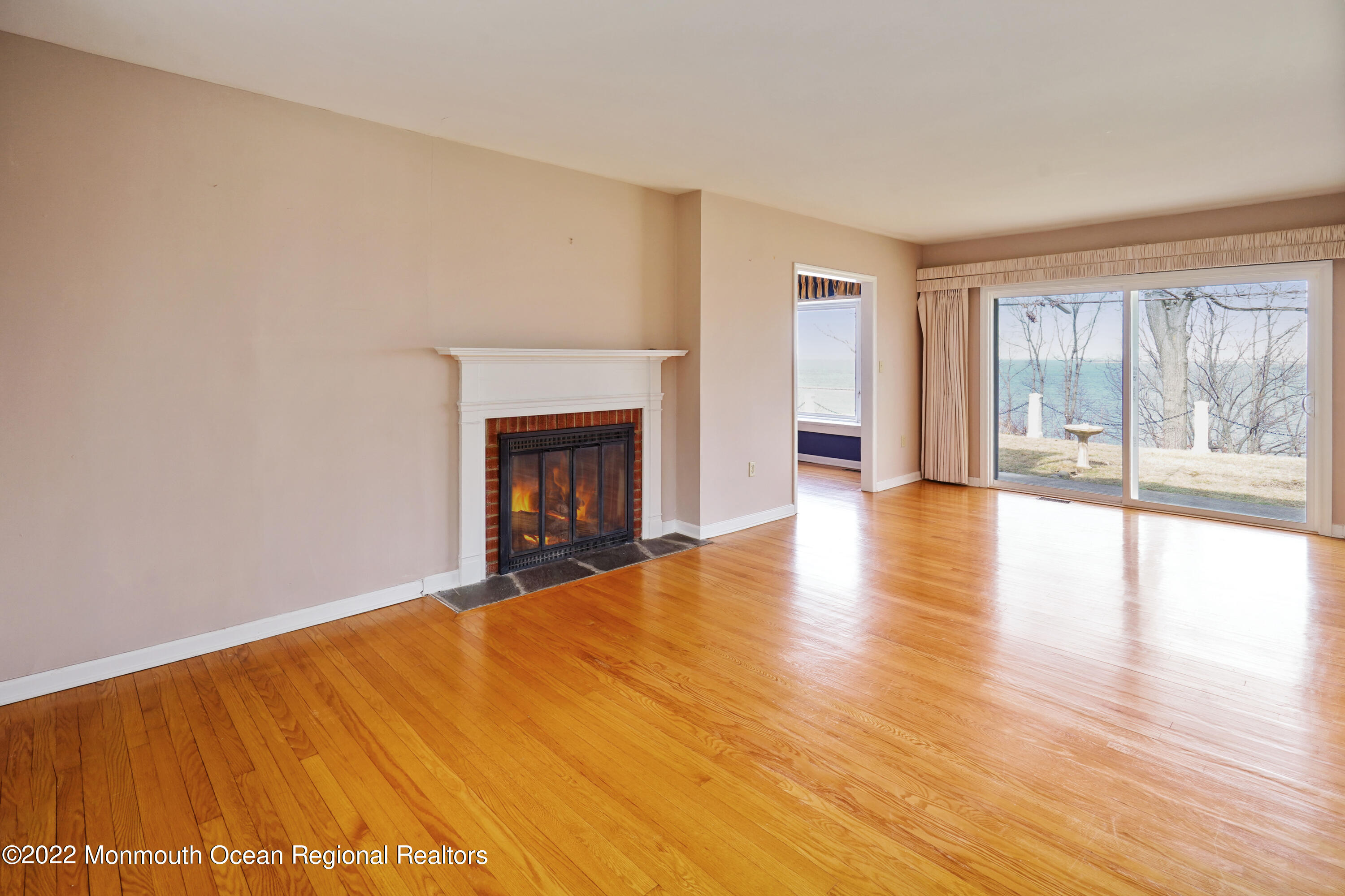 28 Belvidere Road Atlantic Highlands, NJ 07716 - Photo 7 of 56 Living Room