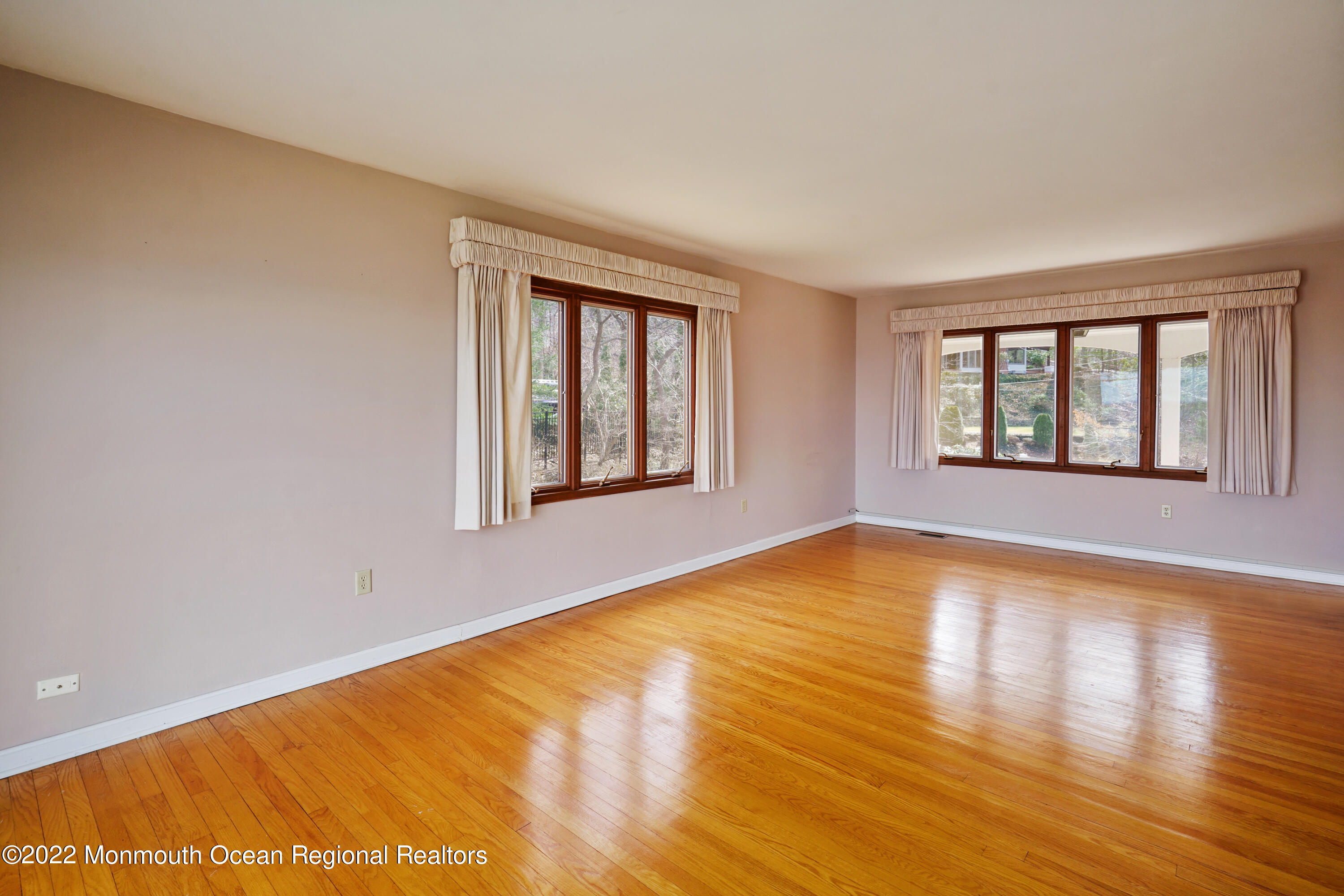 28 Belvidere Road Atlantic Highlands, NJ 07716 - Photo 8 of 56 Living Room