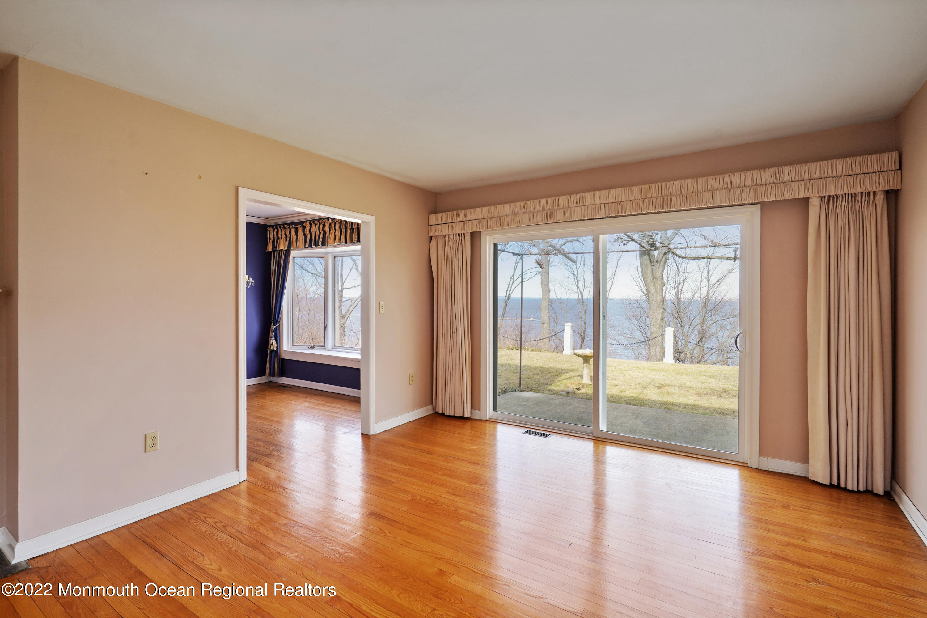 28 Belvidere Road Atlantic Highlands, NJ 07716 - Photo 9 of 56 Living Room