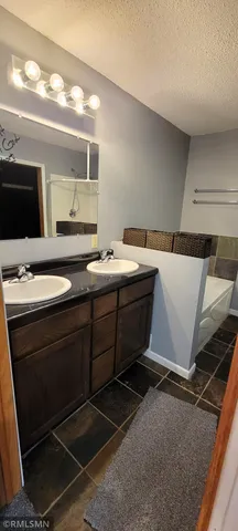 $1,950 | 1300 146th Avenue, Unit B, New Richmond, WI 54017