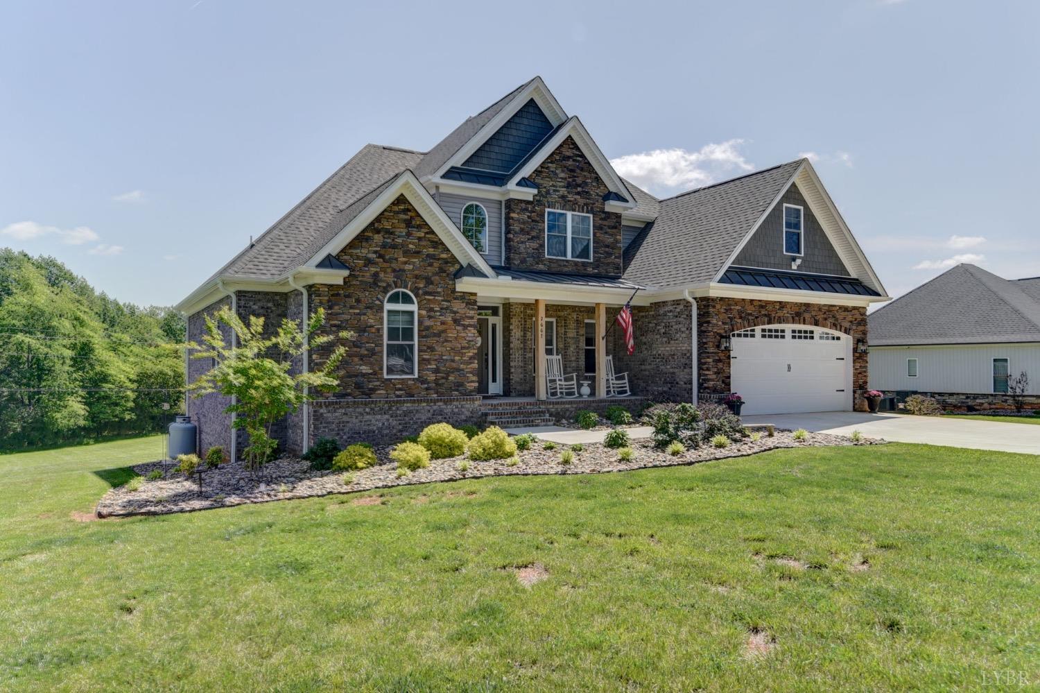 2667 Bellevue Road Forest, VA 24551 - Photo 54 of 55 a front view of a house with garden