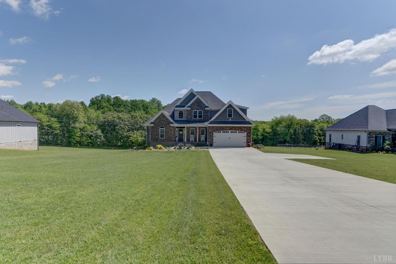 2667 Bellevue Road Forest, VA 24551 - Photo 55 of 55 a front view of a house with a yard