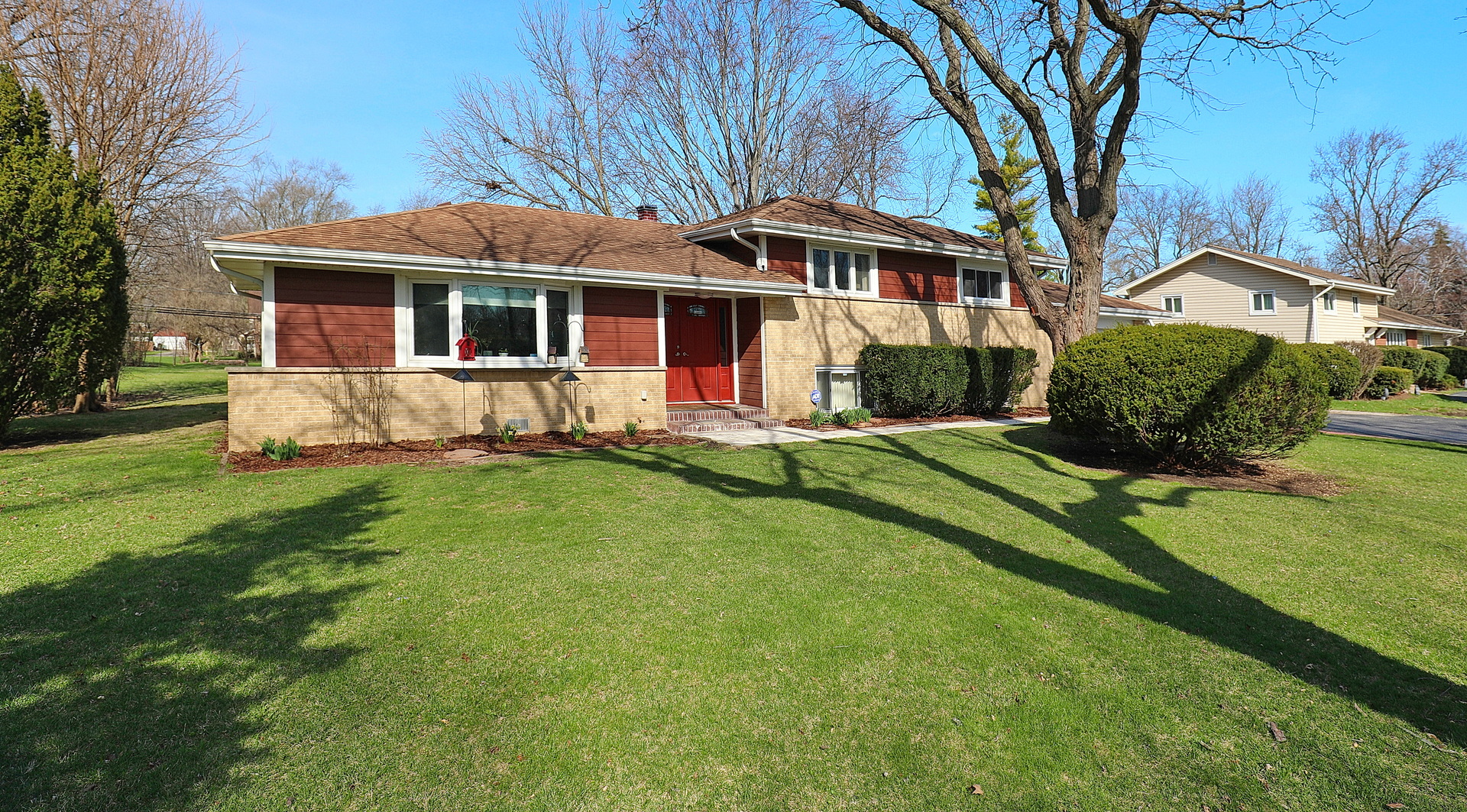 270 South Lambert Road Glen Ellyn, IL 60137 - Photo 2 of 47 Gallery Image 2